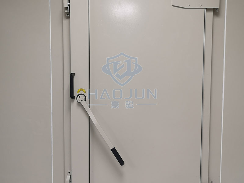 电磁手动屏蔽门